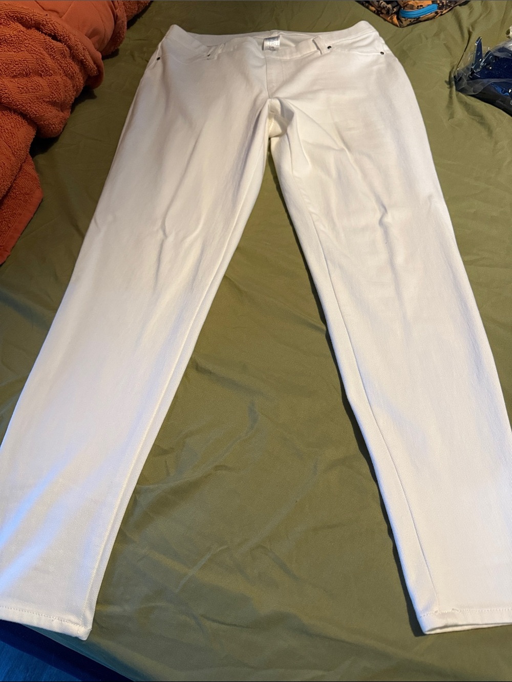 Time and Tru White Women’s Jeggings